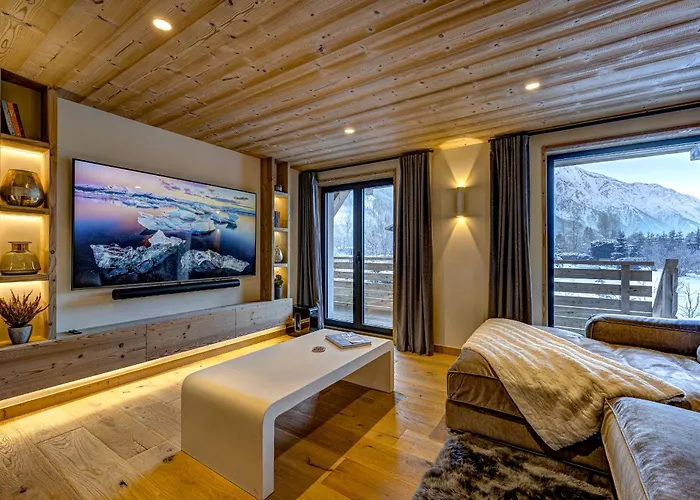 Josephine, Les Bois Chalet *