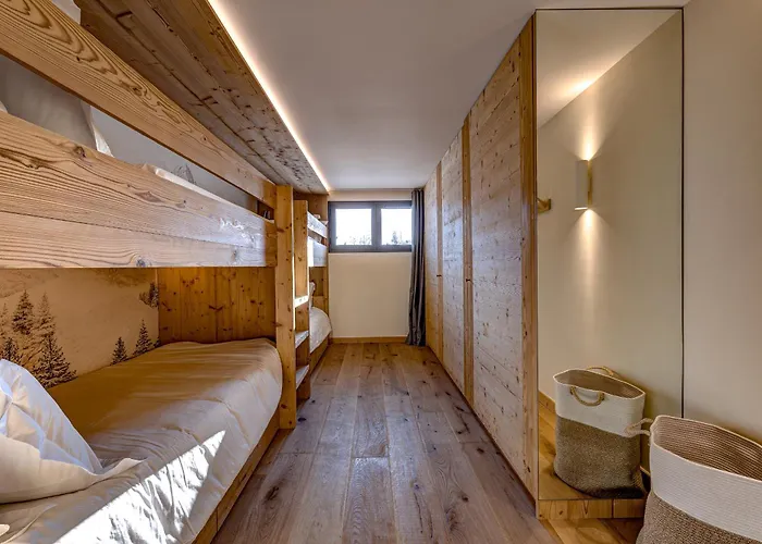 Josephine, Les Bois Chalet *