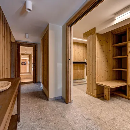 Josephine, Les Bois Alpesi faház