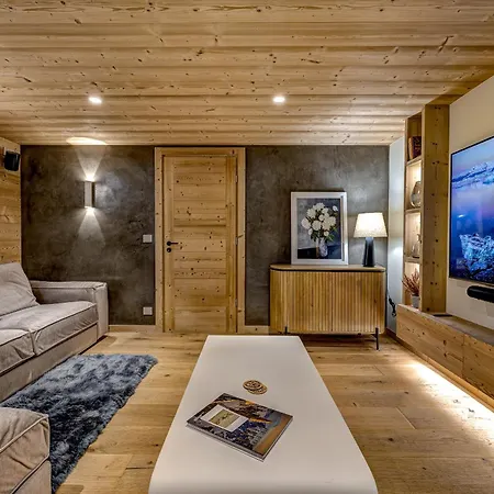 Josephine, Les Bois Chalet *