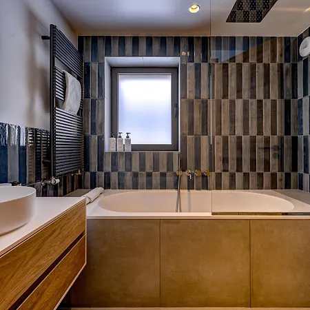 Josephine, Les Bois Alpesi faház *