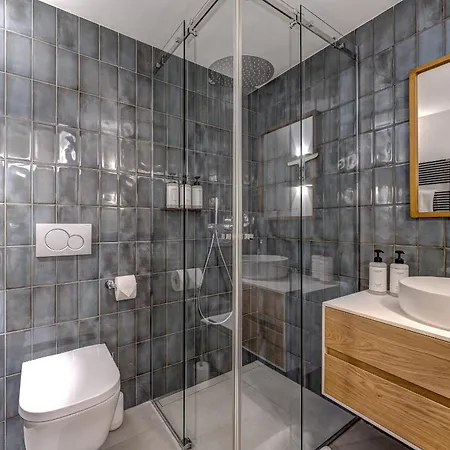 Josephine, Les Bois *