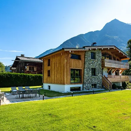 Josephine, Les Bois Chalet *